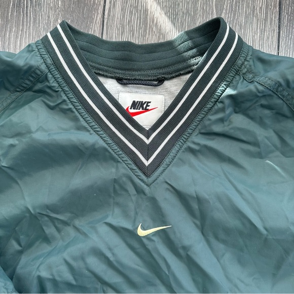 Vintage Nike middle swoosh windbreaker - Picture 2 of 7